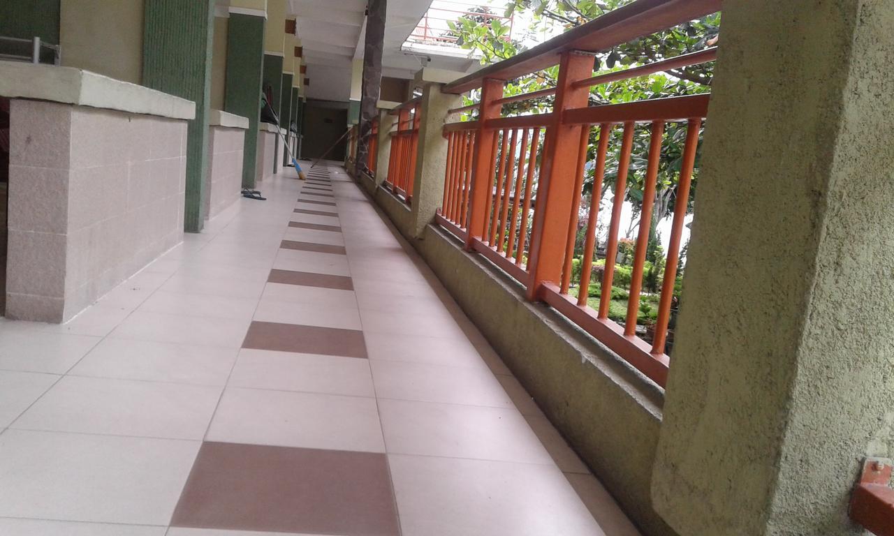 Pandu Lakeside Hotel Parapat Extérieur photo