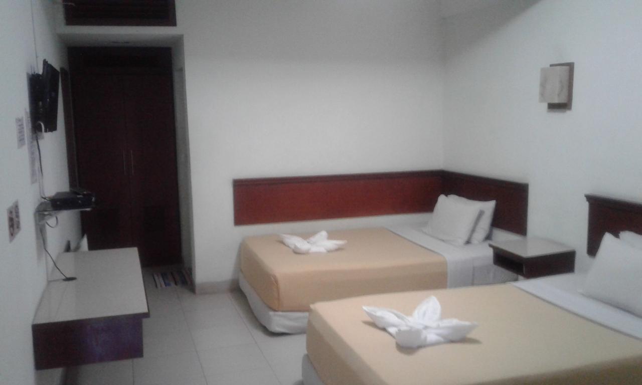 Pandu Lakeside Hotel Parapat Extérieur photo