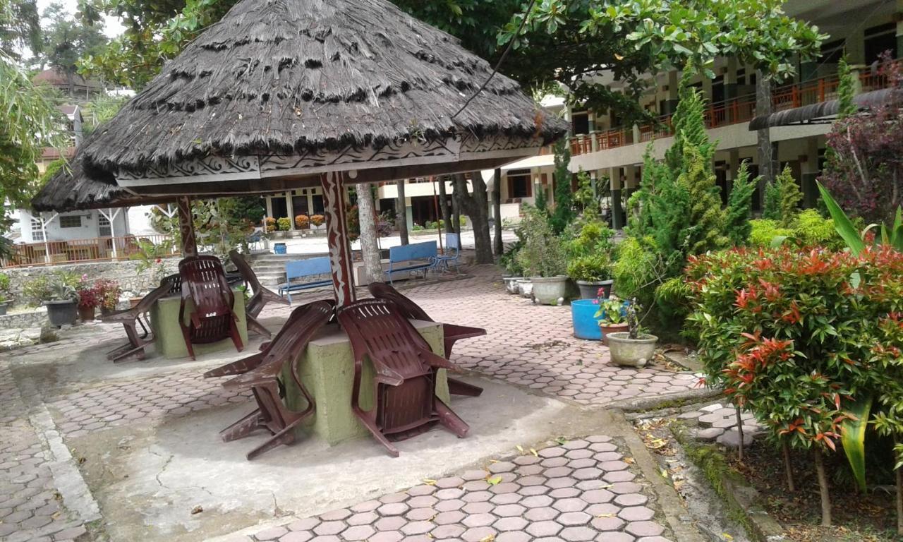 Pandu Lakeside Hotel Parapat Extérieur photo