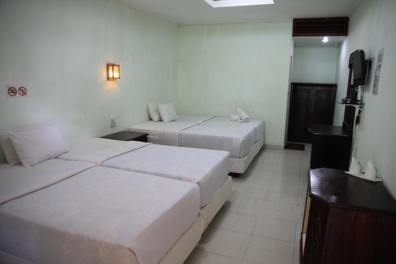 Pandu Lakeside Hotel Parapat Extérieur photo