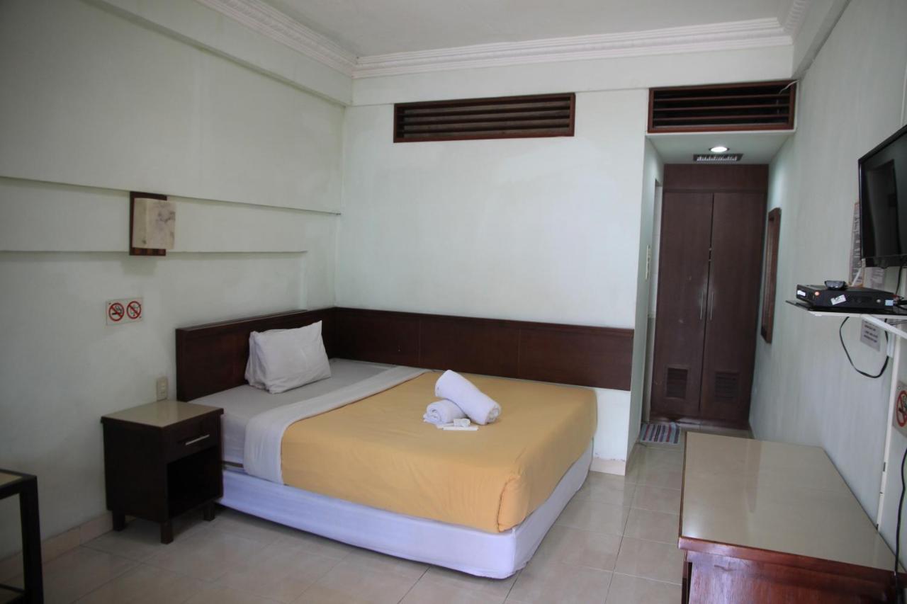 Pandu Lakeside Hotel Parapat Extérieur photo