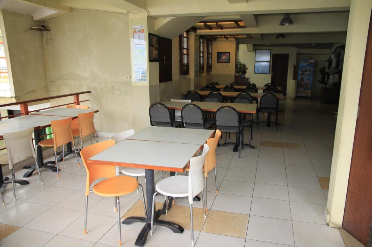 Pandu Lakeside Hotel Parapat Extérieur photo