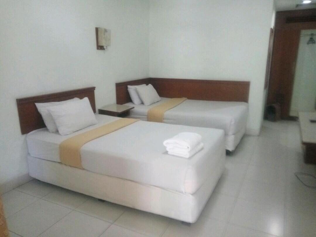 Pandu Lakeside Hotel Parapat Extérieur photo