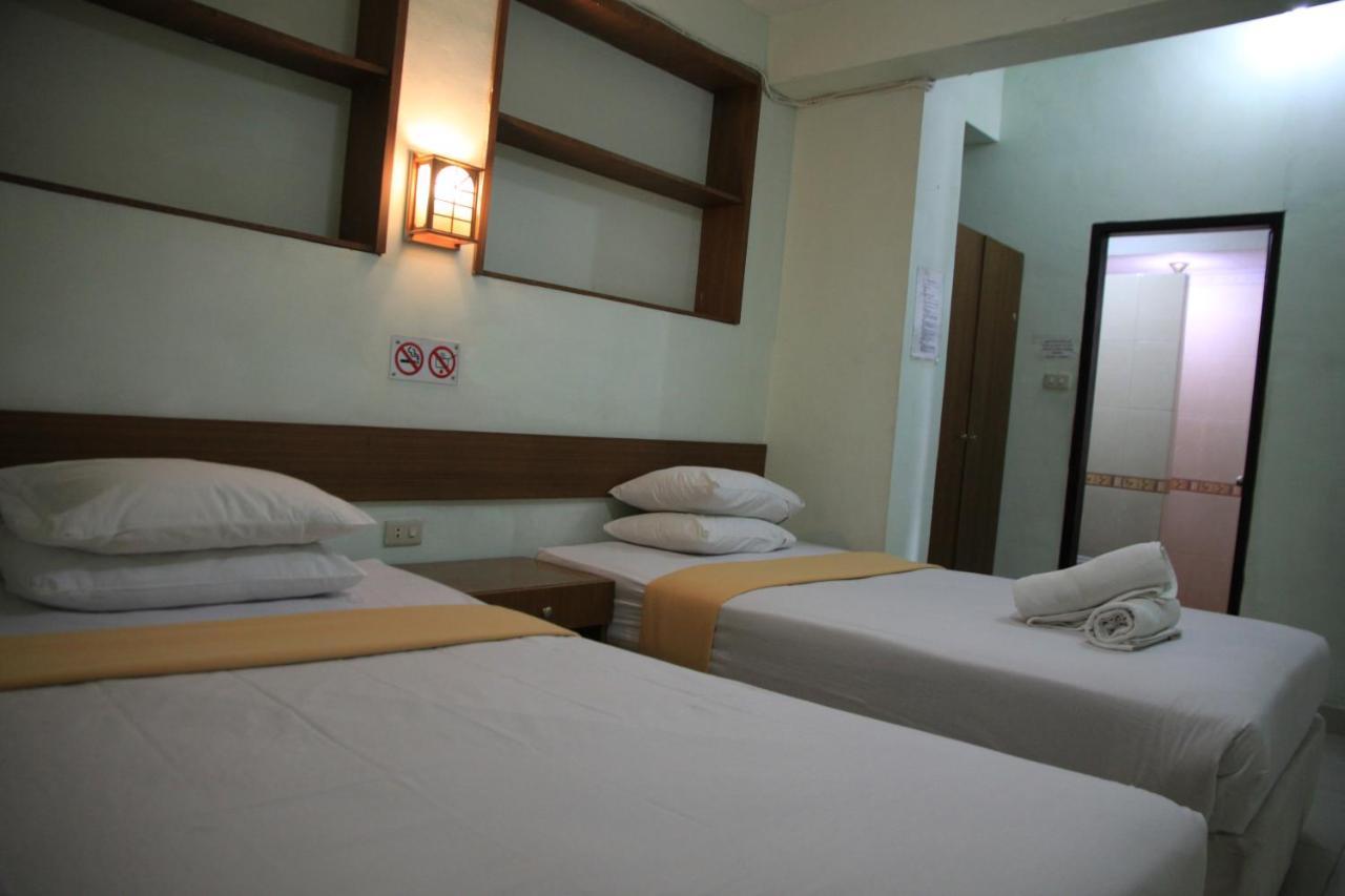 Pandu Lakeside Hotel Parapat Extérieur photo