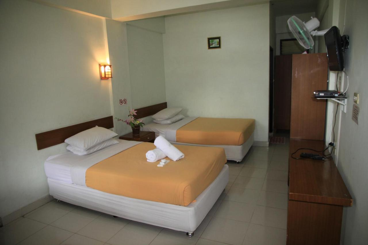 Pandu Lakeside Hotel Parapat Extérieur photo