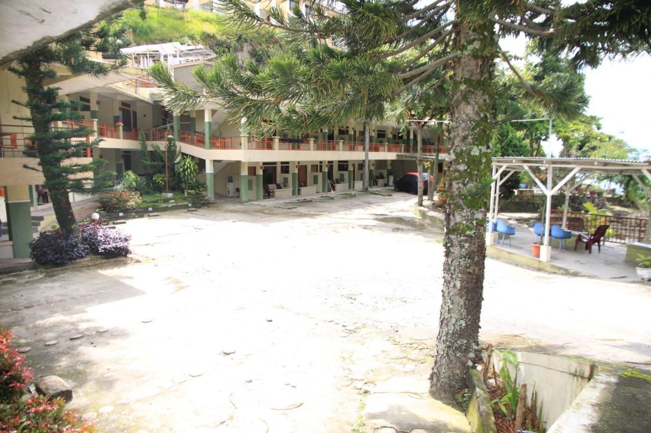 Pandu Lakeside Hotel Parapat Extérieur photo